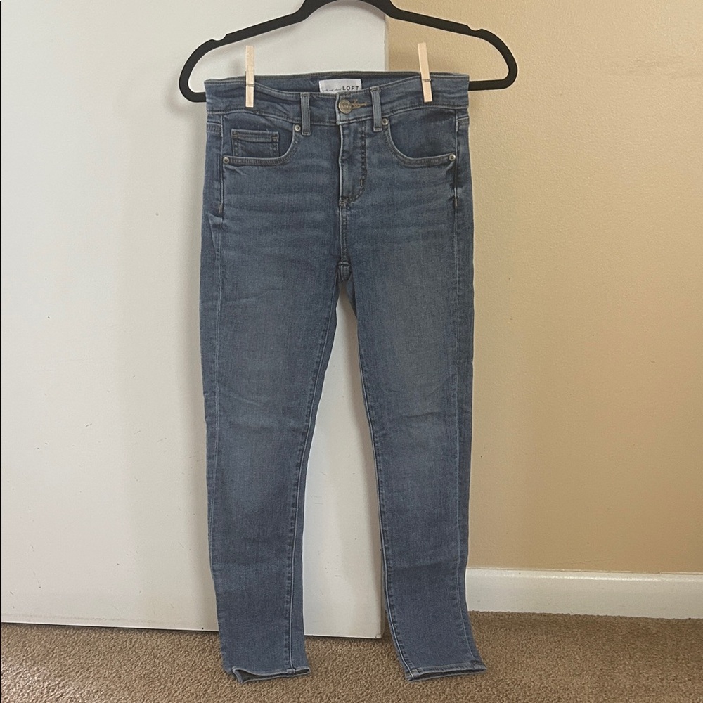 LOFT Women's Petite Modern Skinny Crop Jeans in Blue